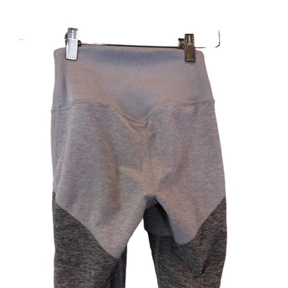 ALO Yoga High Rise Leggings - Picture 8 of 8